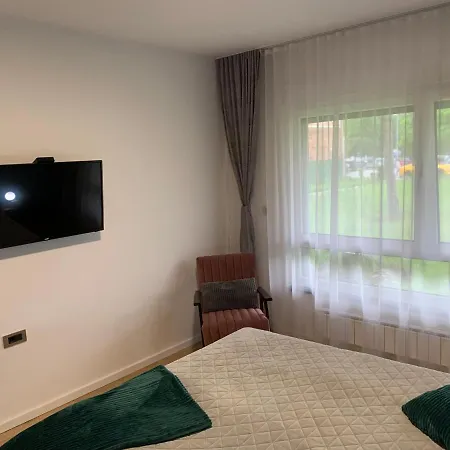 Park Apartment *