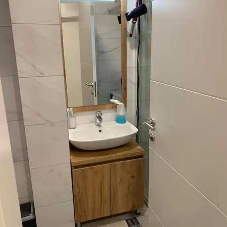 Park Apartment *